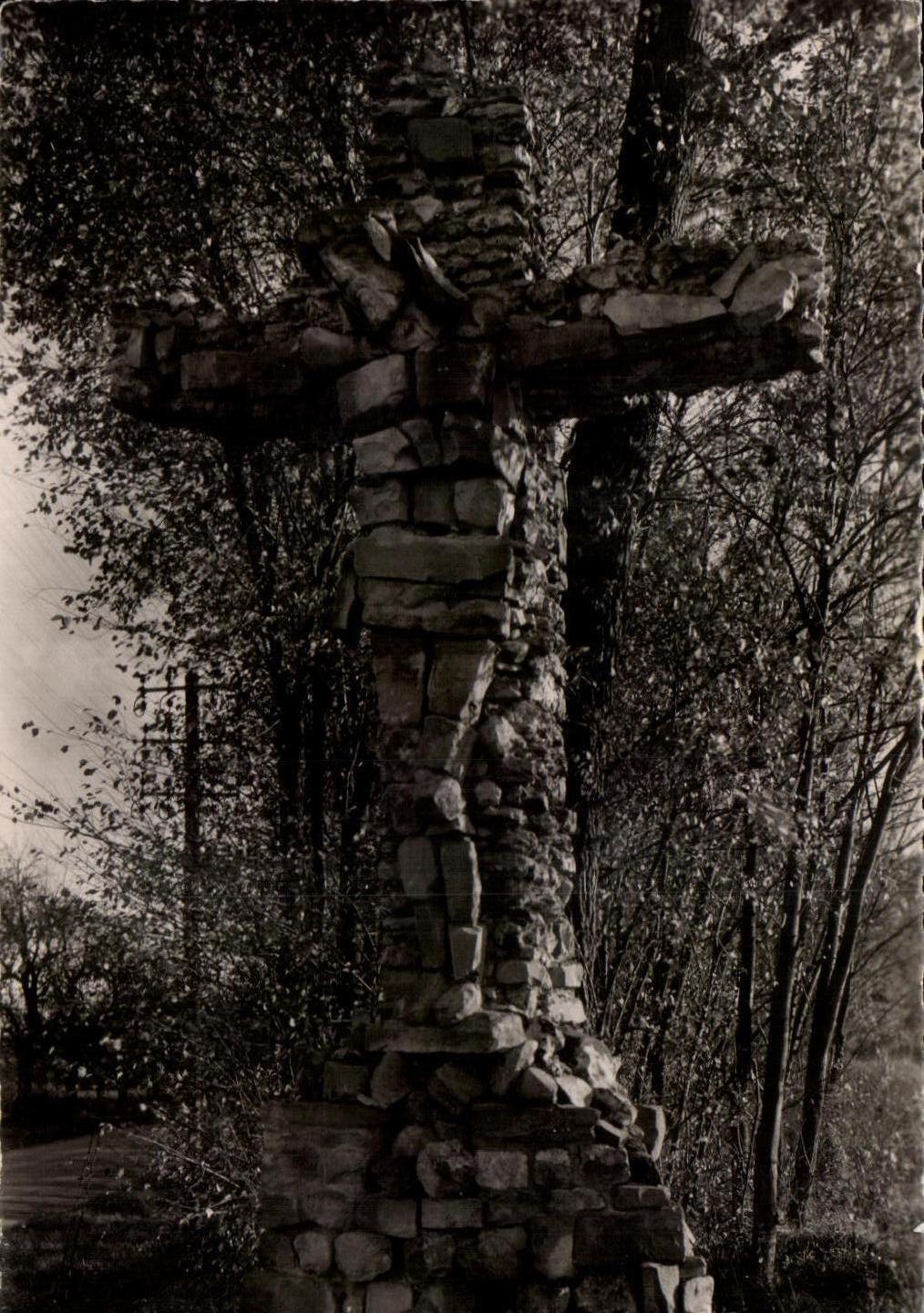 CPSM Rochefort en Yvelines La croix Christ