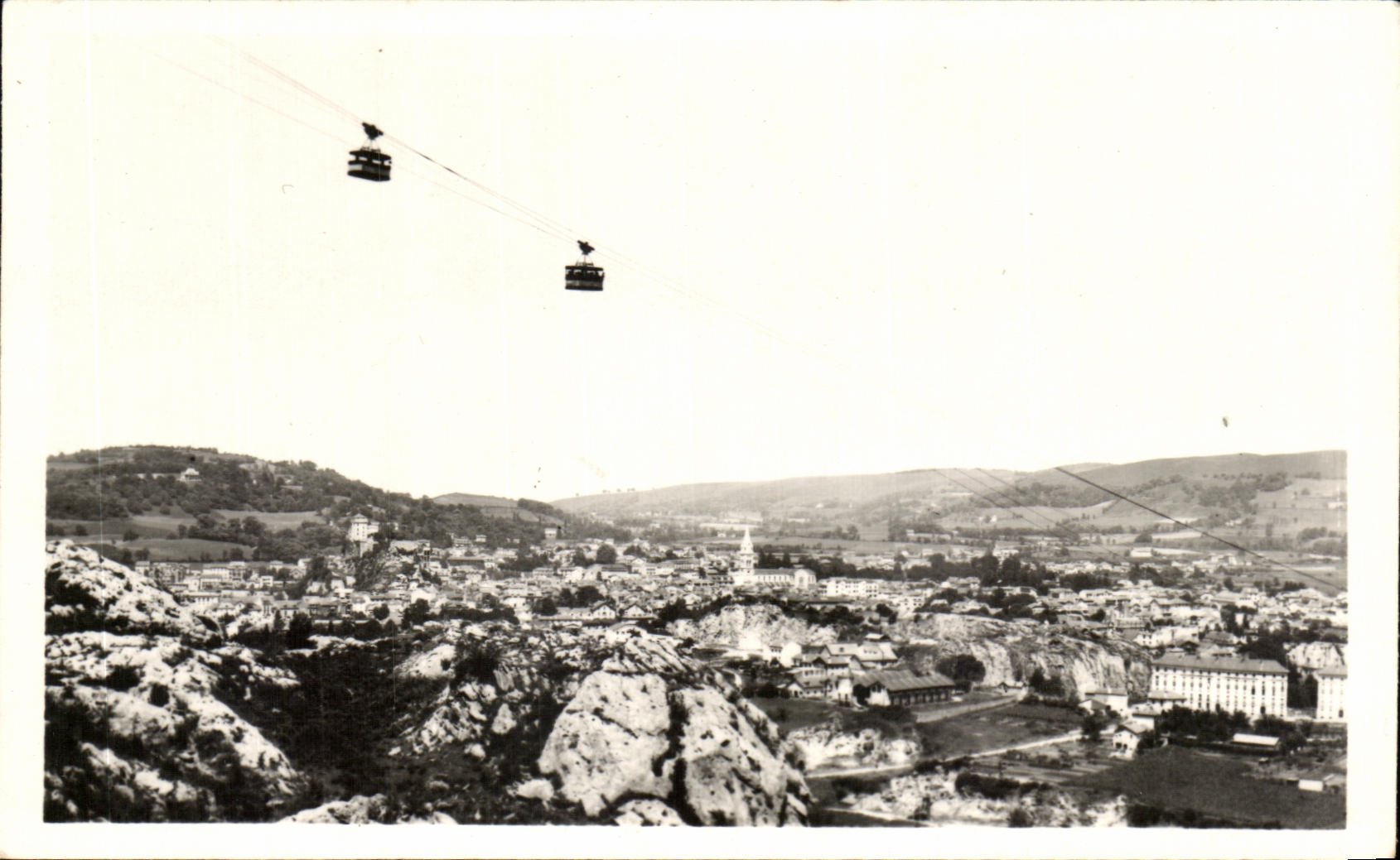 CPA Lourdes Telepherique du Beout En Plein Ciel sur la Ville de Lourdes