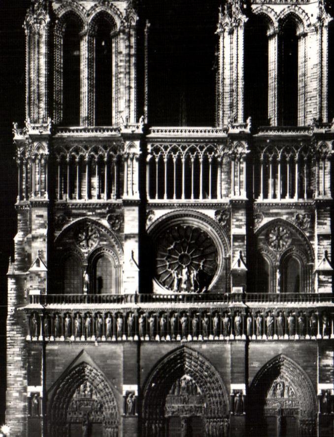 CPSM Paris Frontage of Notre Dame illuminee