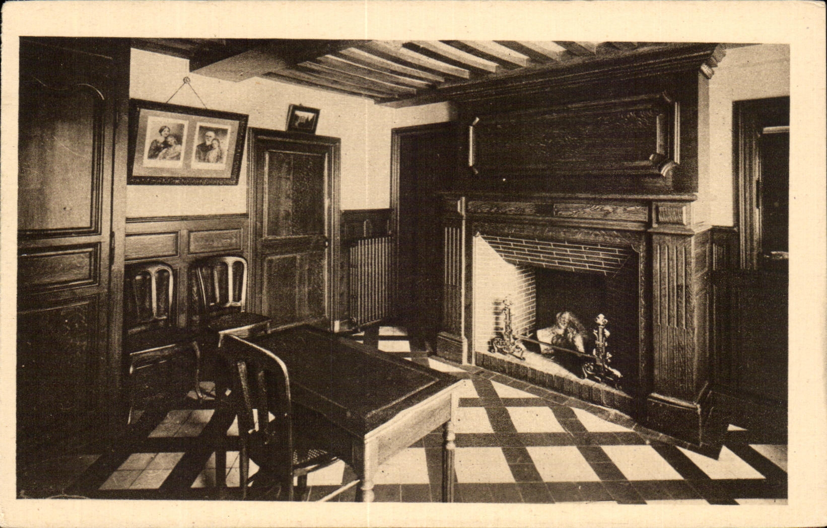 CPA Vestibule des Buissonnets Lisieux
