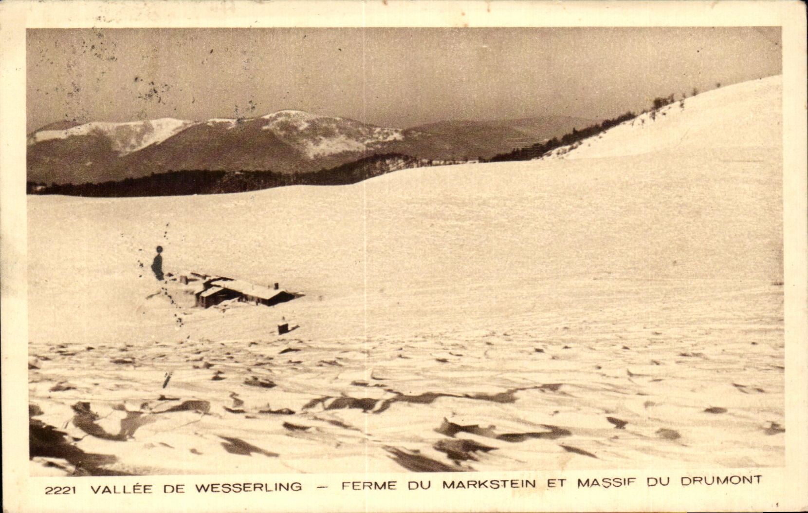 CPA Vallee De Wesserling Ferme Du Markstein Et Massif Du Drumont