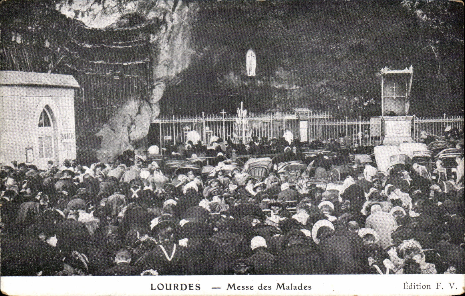 CPA Lourdes Messe Des Malades