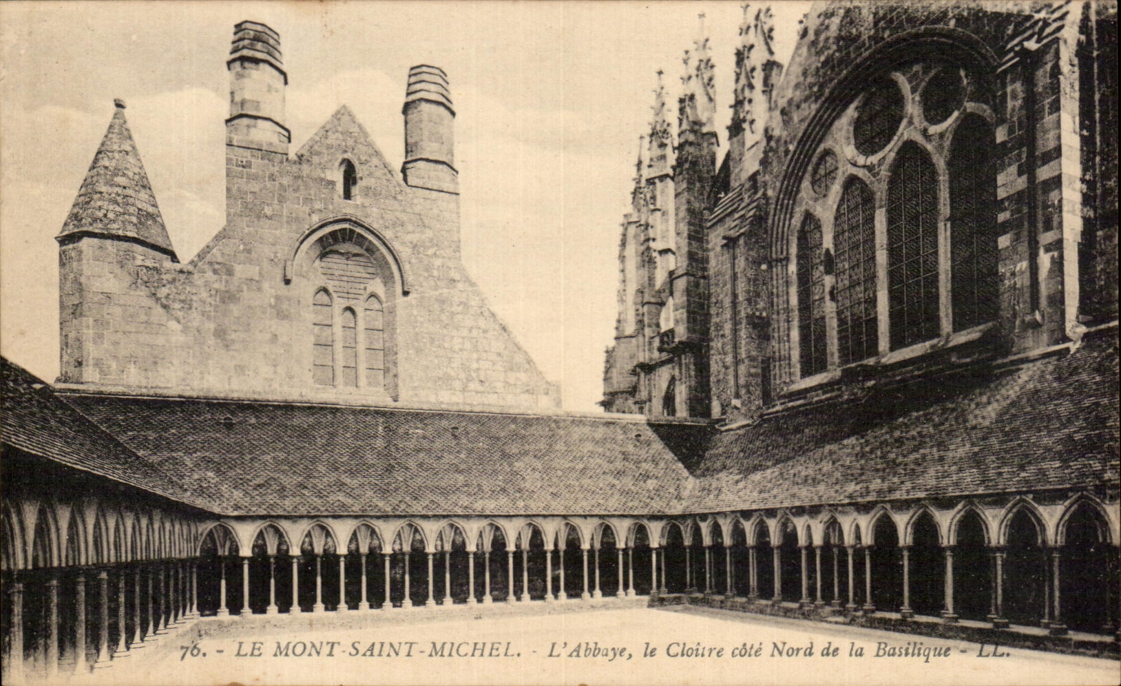CPA Le Mont Saint Michel L'Abbaye Le Cloitre Cote Nord De La Basilique