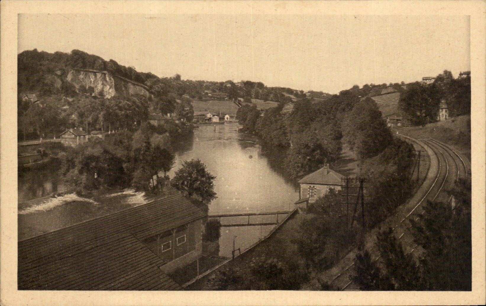 CPA Enciors De Limoges Les Bords De La Vienne