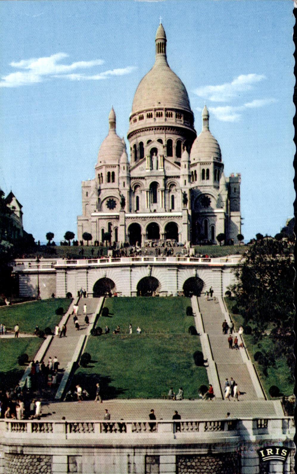 CPSM Paris the Basilica of the Sacring Montmartre Heart