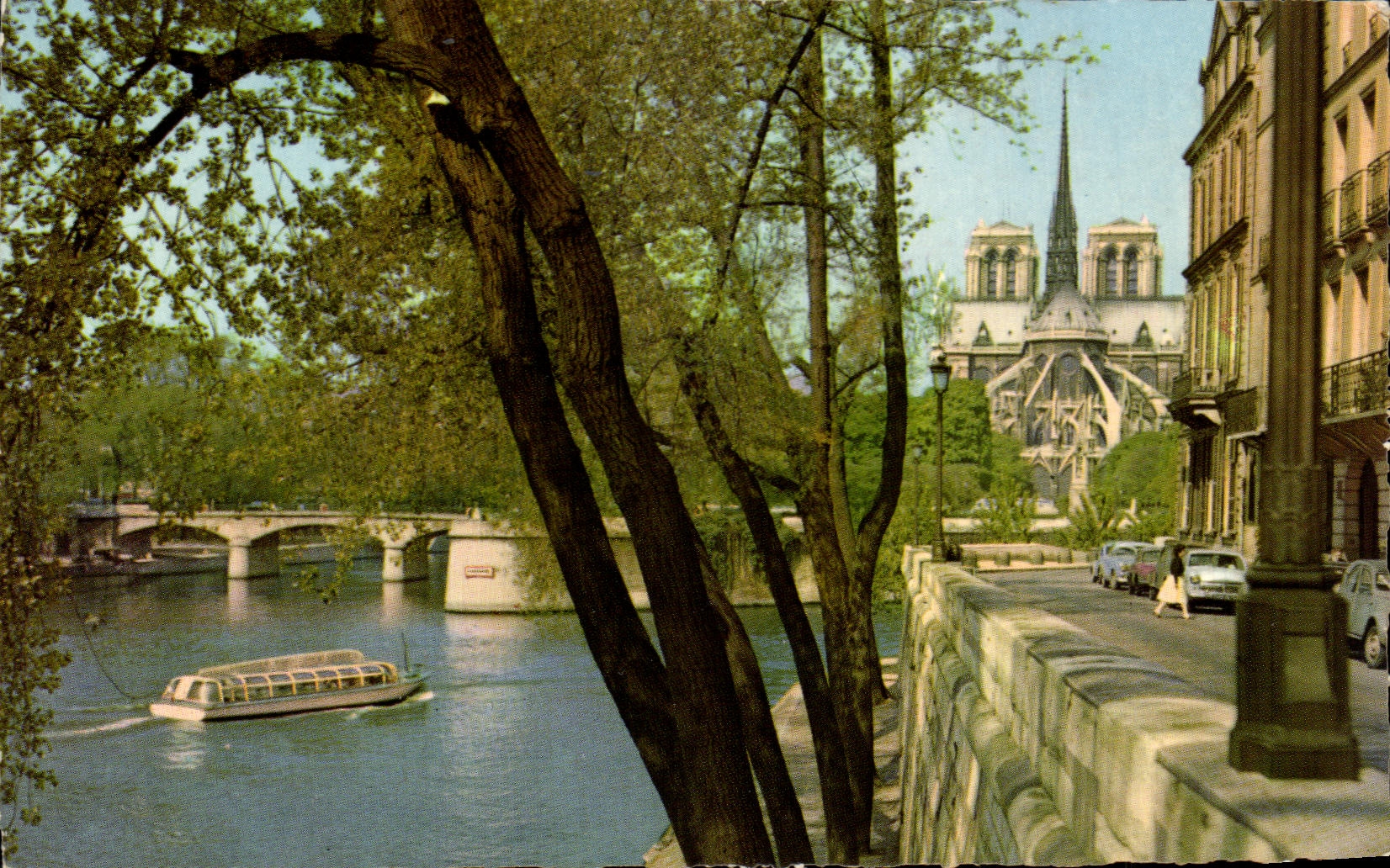 CPSM Paris the Apse of Notre Dame de Paris and the Seine from the Saint Louis