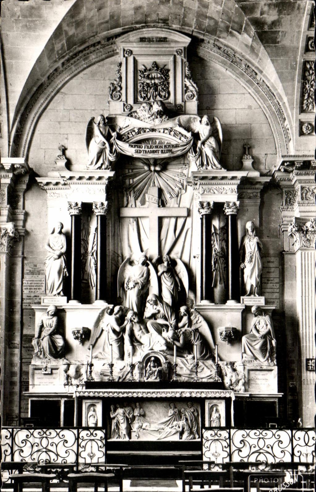 CPA Autel De La Vierge Miraculeuse Des Ardillers Saumur