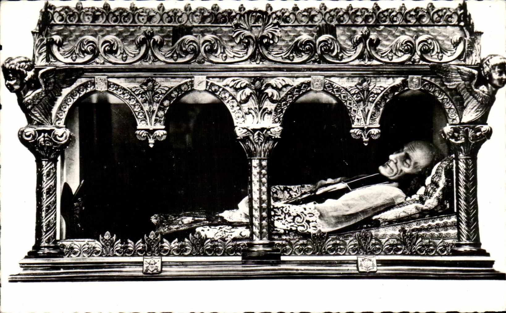 CPA Ars Body of Saint the Cure of Arc in its Hunting