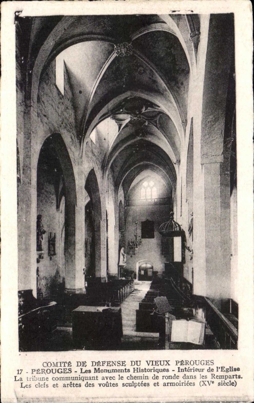 CPA Comite De Defense Du Vieus Perouges Interieur de l'eglise
