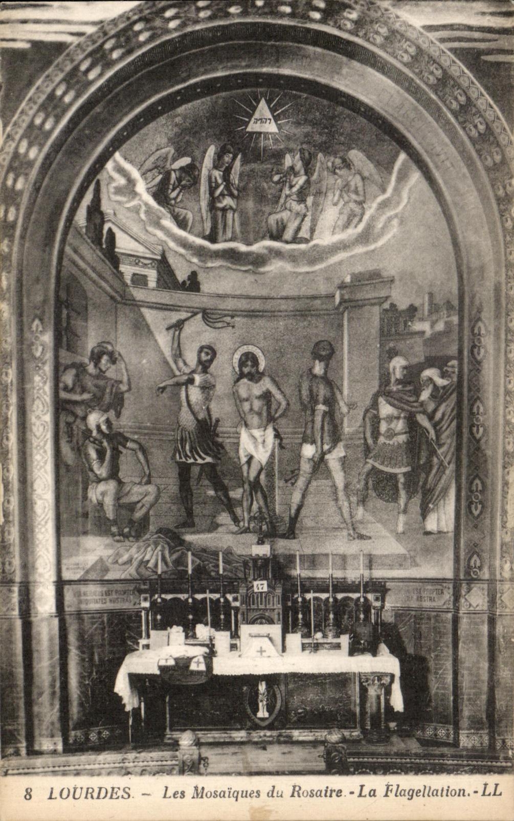 CPA Lourdes Les mosaiques du Rosaire La Flagellation