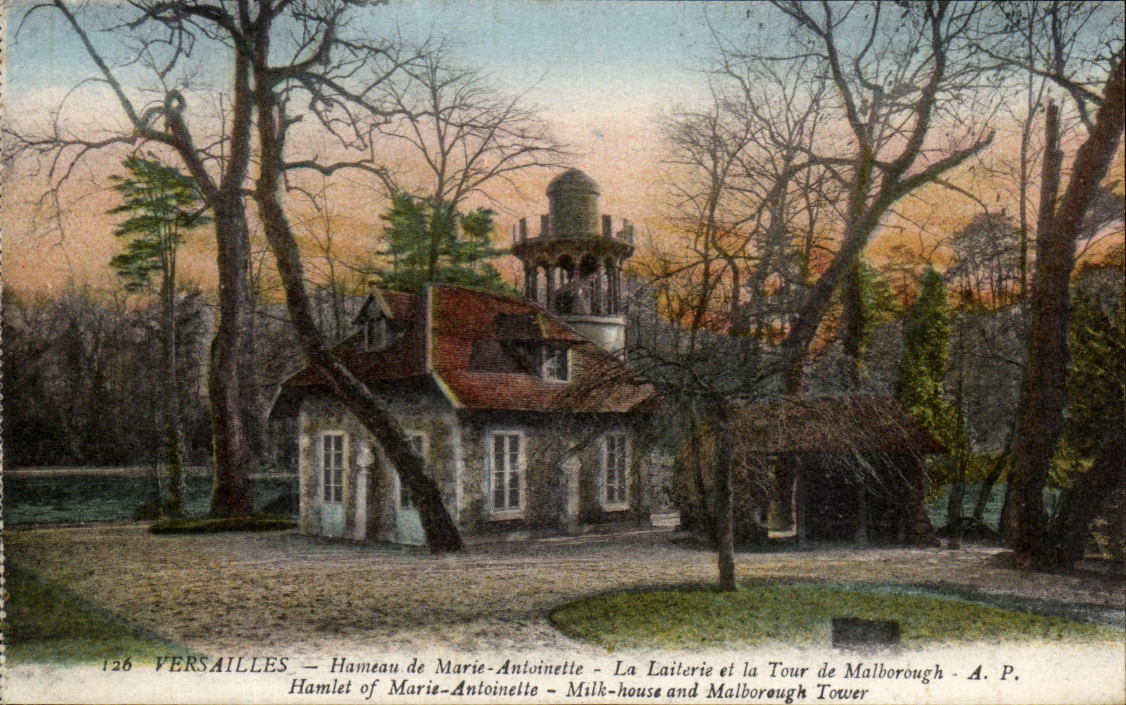 CPA Versailles Hameau De Marie Antoinette La Laiterie Et La Tour De Malborough 