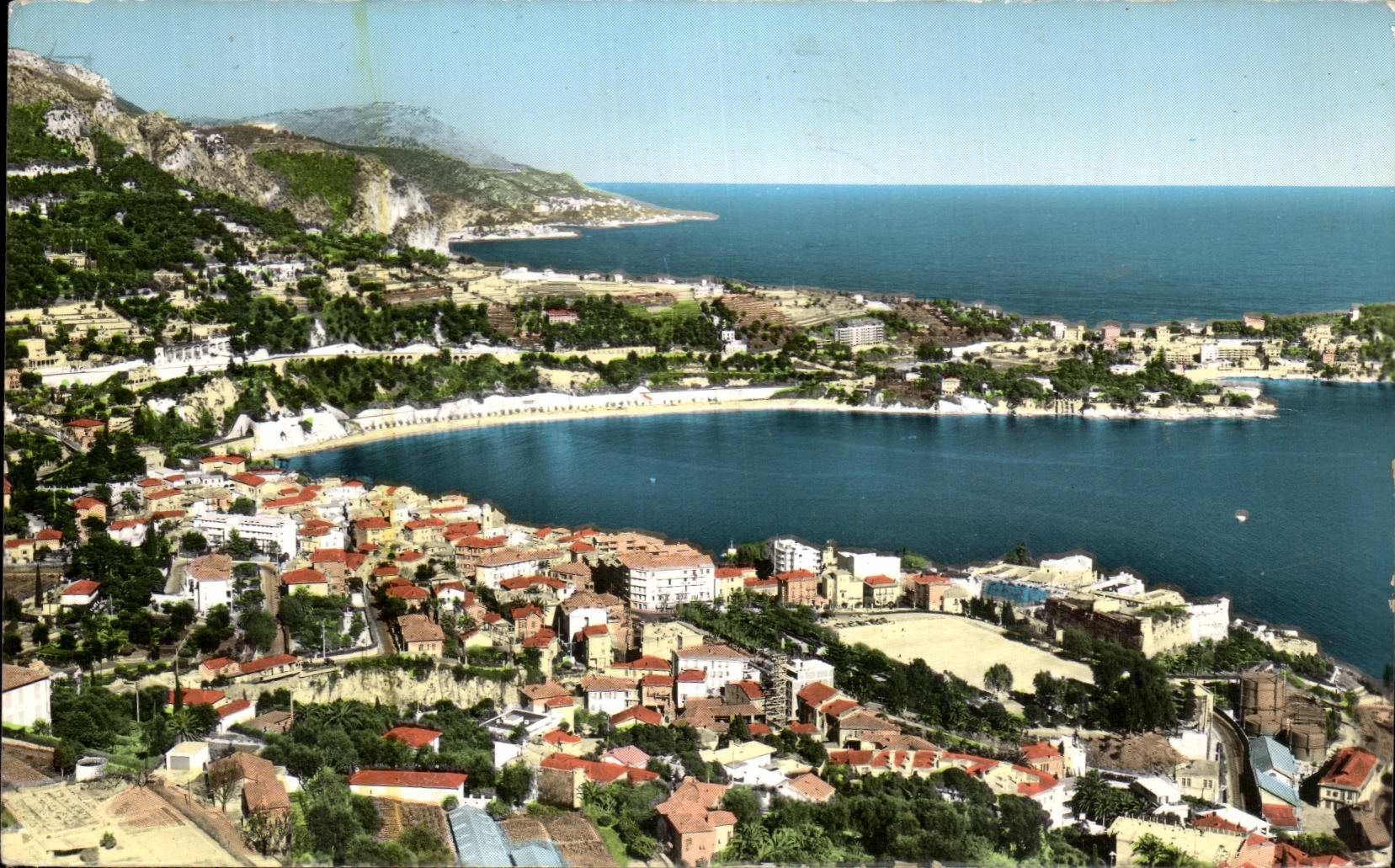 CPA Cote D'Azur Villefranche Sur Mer Vue generale Le Terrain de La rade et au