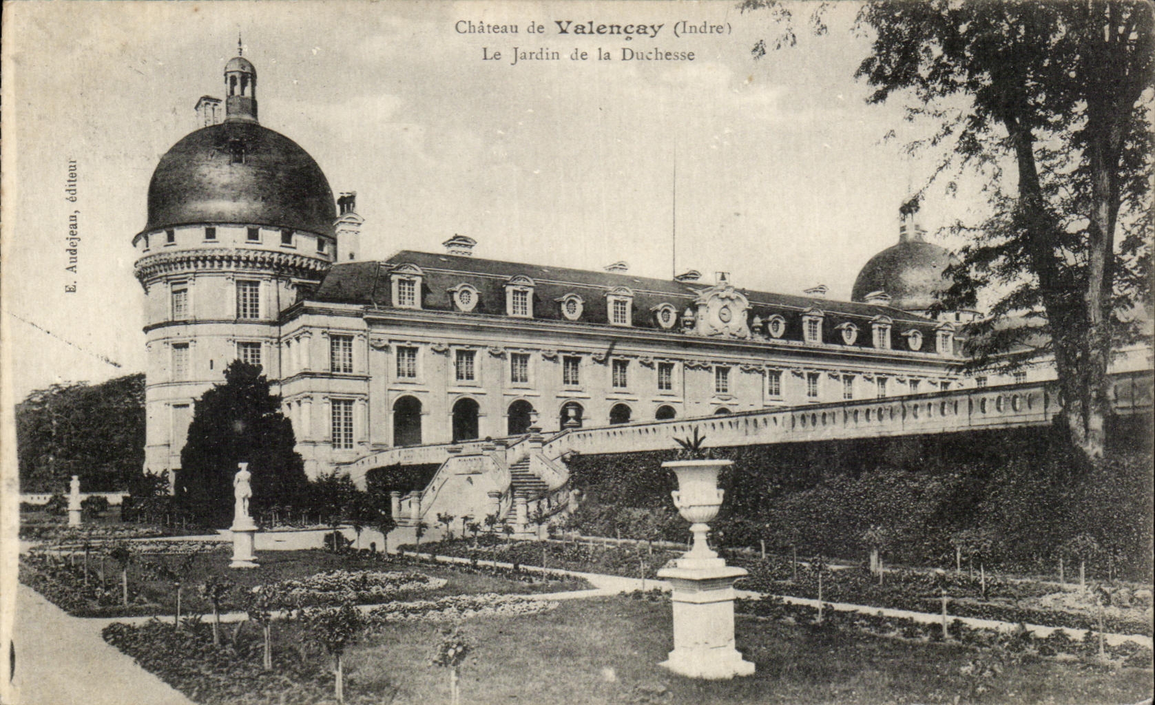 CPA Chateau de Valencay Le Jardin de la Duchesse