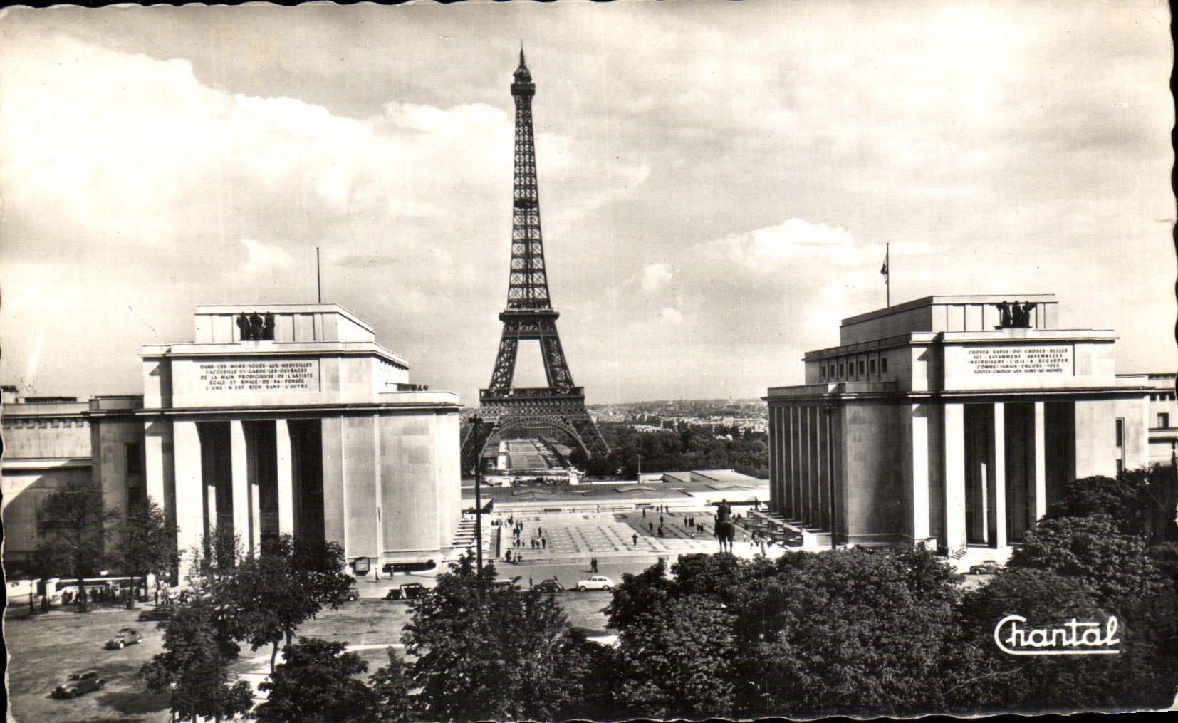 CPA Paris View on the Palate of Chaillot and the Eifiel Lathe