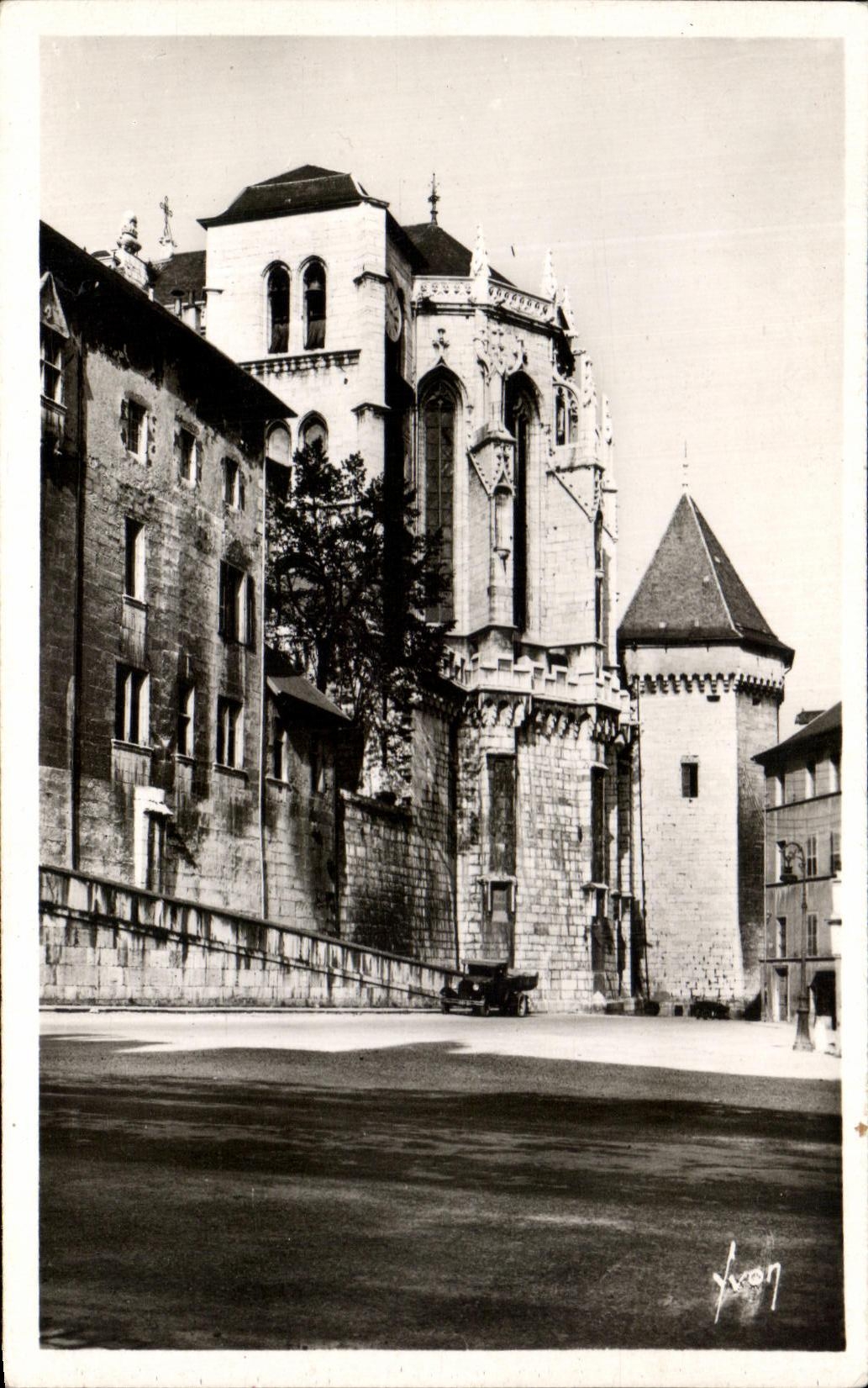 CPA Chambery Chateau des Ducs de Savoie La Saintr Chapelle