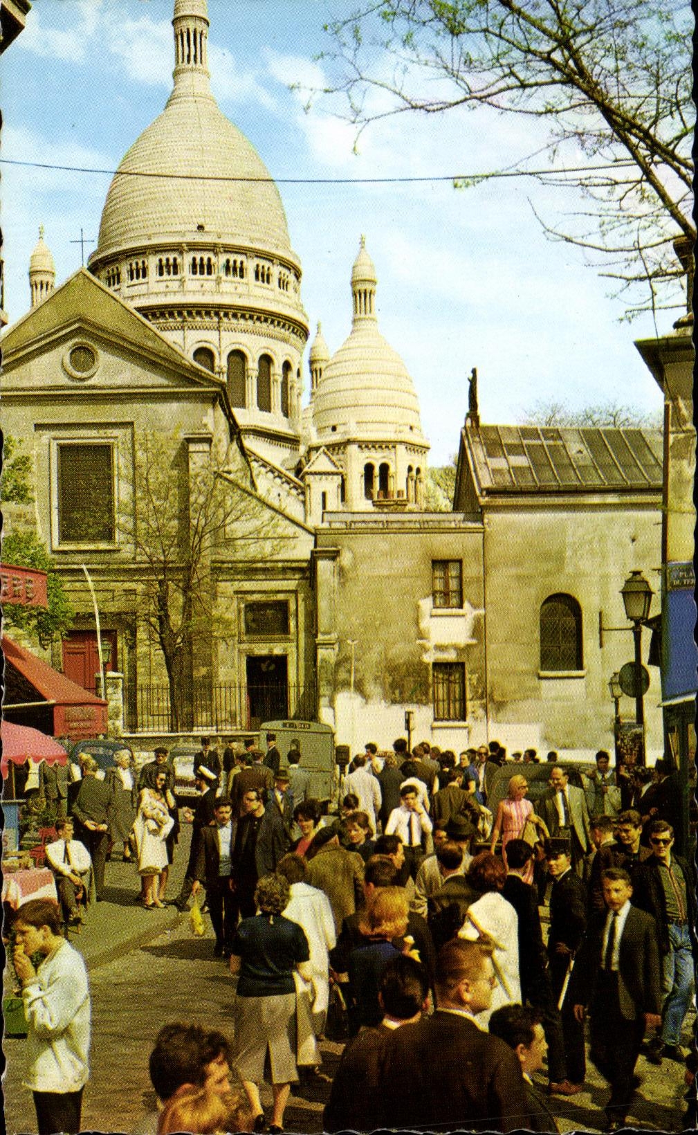 CPSM Paris the Place of the Montmartre Hillock Crowns Heart
