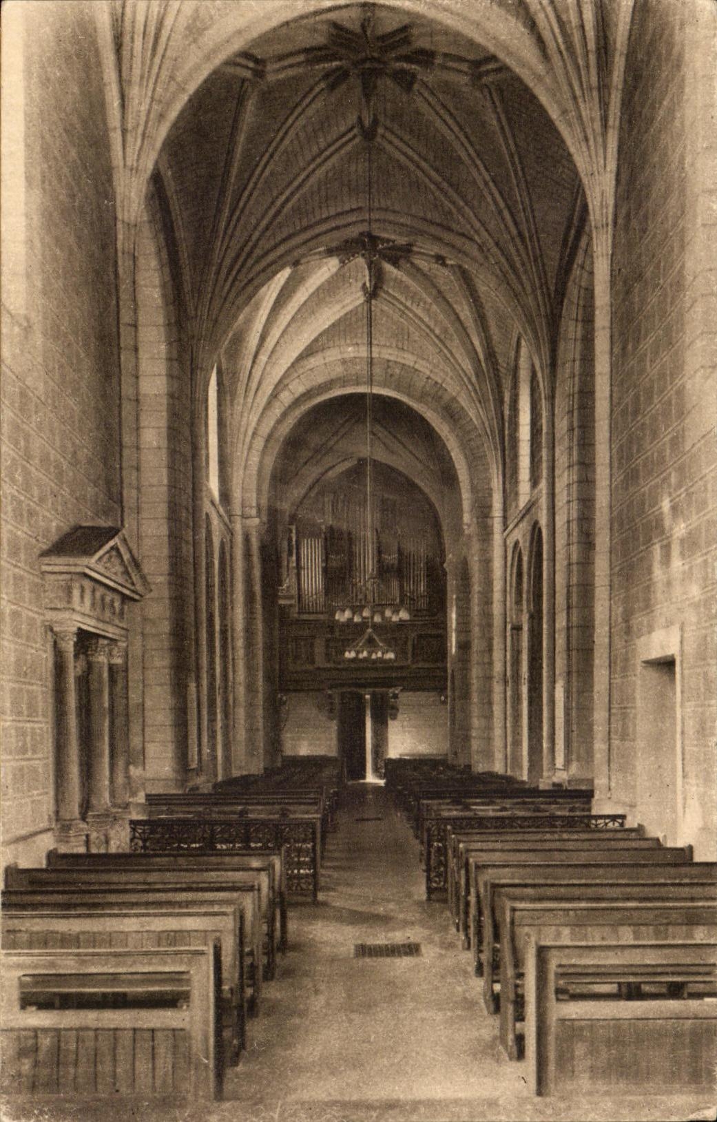 CPA Solesmes Nef de l'Eglise Abbatiale