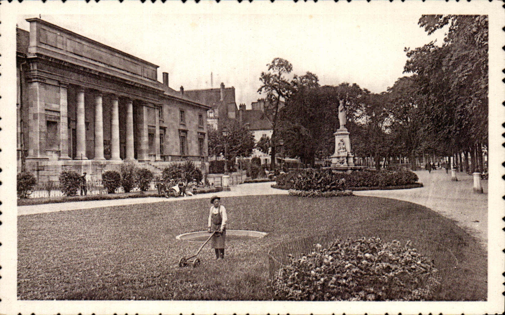 CPA Trawl-net On the Saone Public garden of the Garden Law courts