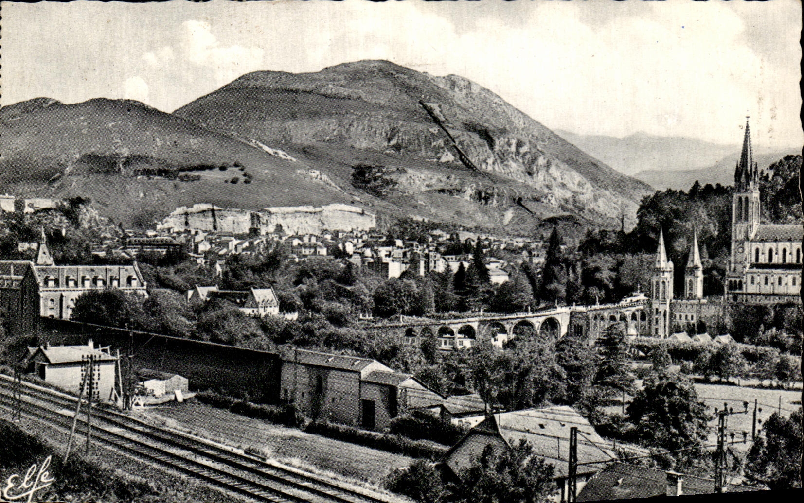 CPA Lourdes Vue Generale Prise de la Route de Pau