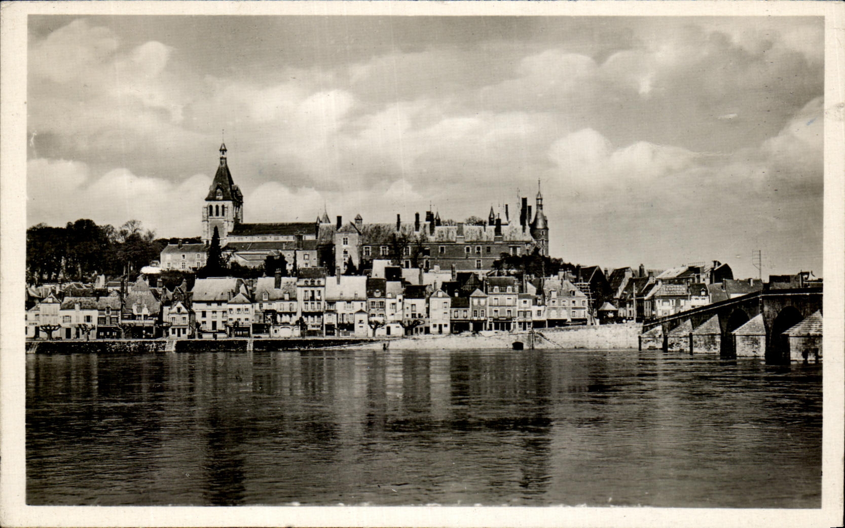 CPA Gien Edges of the Loire View