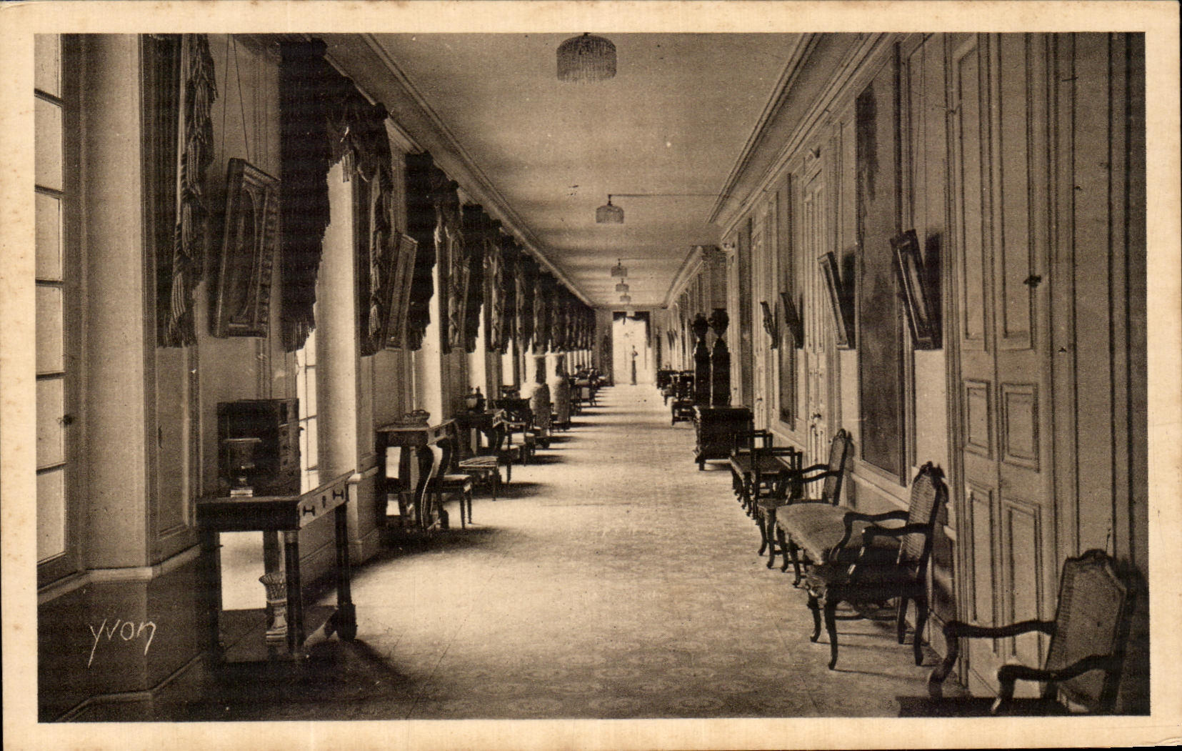 CPA La Douce France Chateaux De la De la Loire Chateau de Valencay Galerie du premier etage