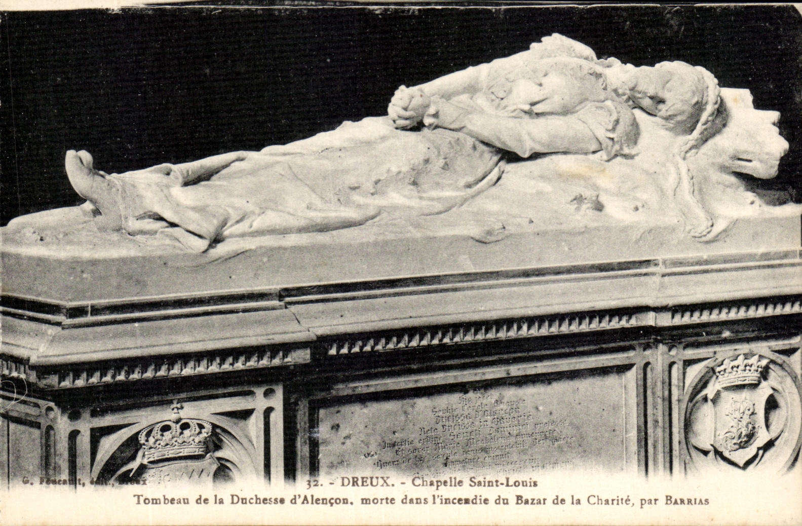 La tumba del Saint Louis de CPA Dreux Chapelle de la duquesa de Alenzon murio en fuego de los sistemas de I al bazar de la caridad