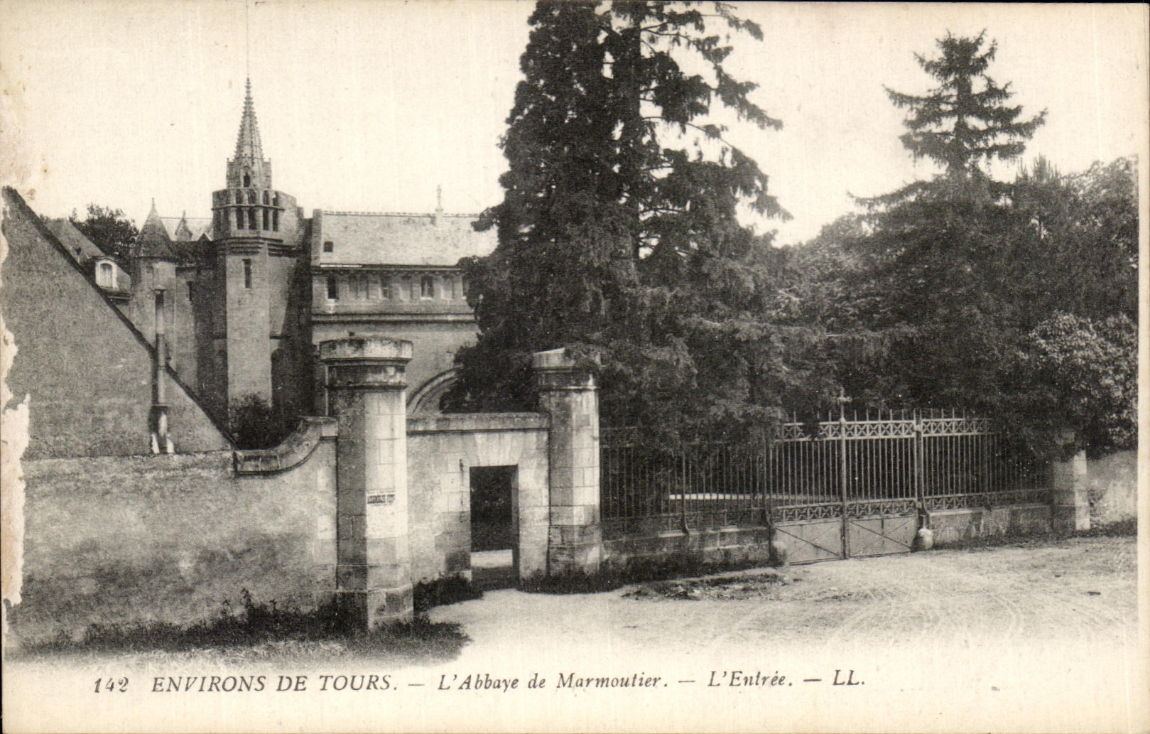 CPA Surroundings of Tours the Abbey of Marmoutier Entrance