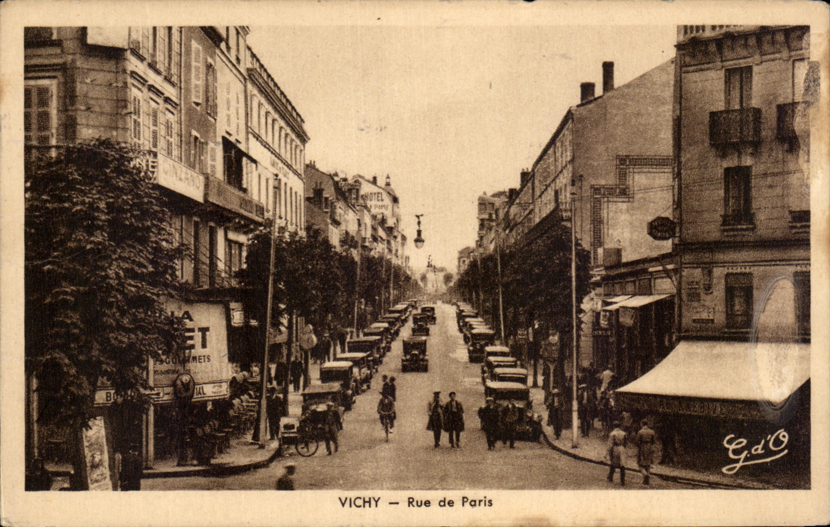 CPA Vichy Rue De Paris