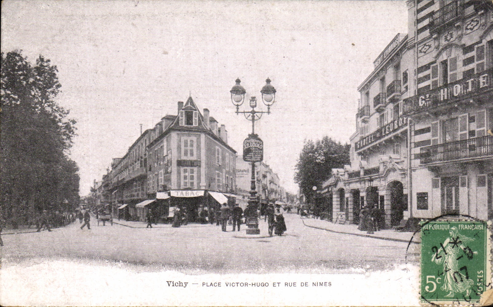 CPA Vichy Places Victor Hugo And Rue De Nimes