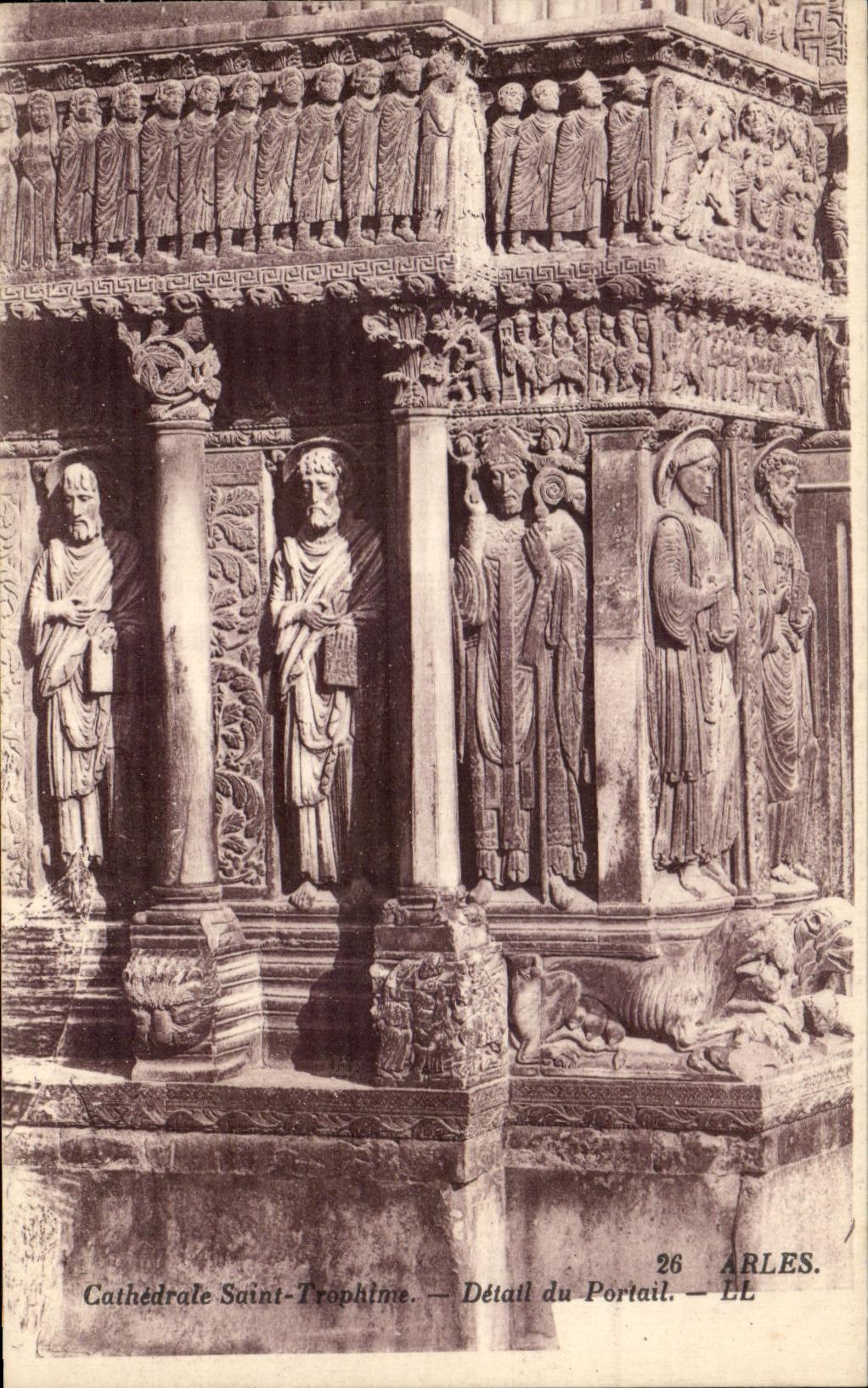 CPA Arles Cathedral Saint Trophime Detail of the Gate