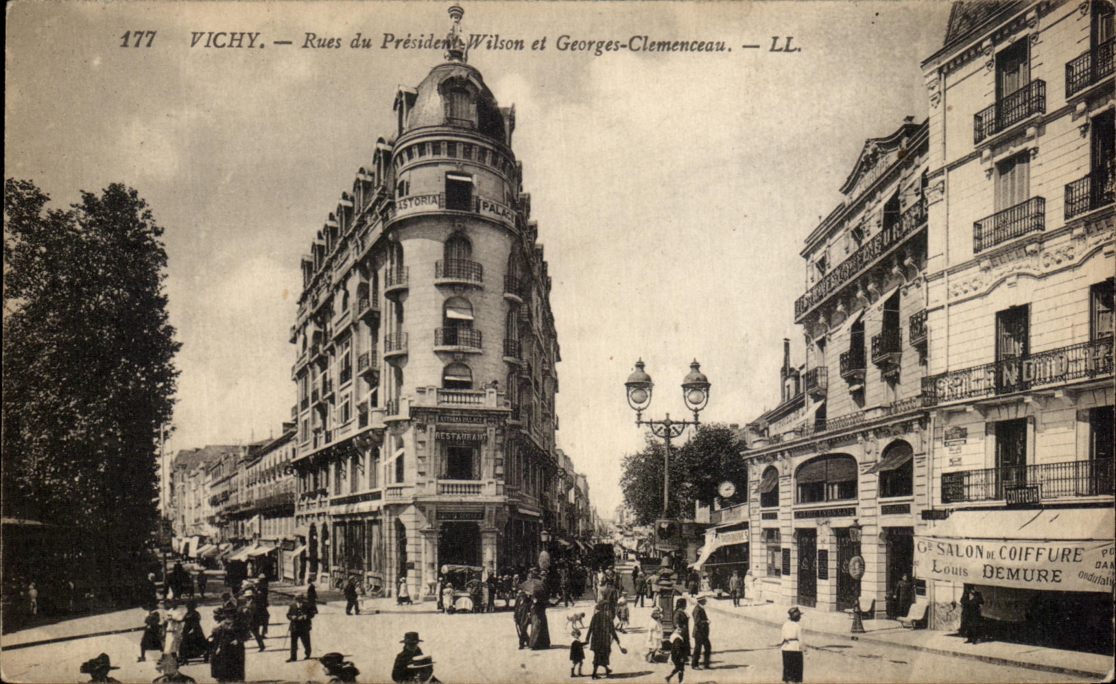 CPA Vichy Streets of President Wilson and Georges Clemenceau