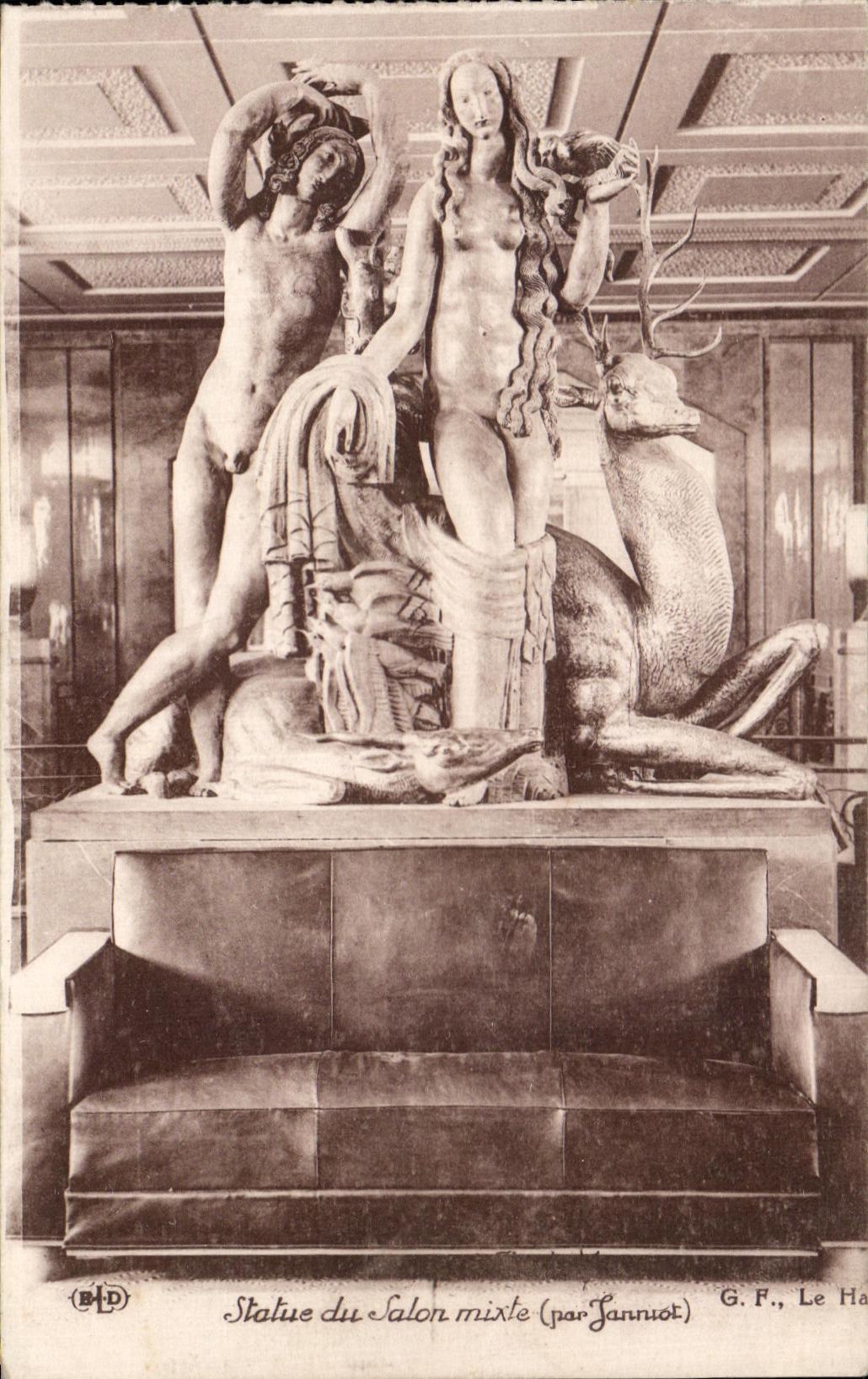 CPA Statue of the mixed Living room by Jannot Hind