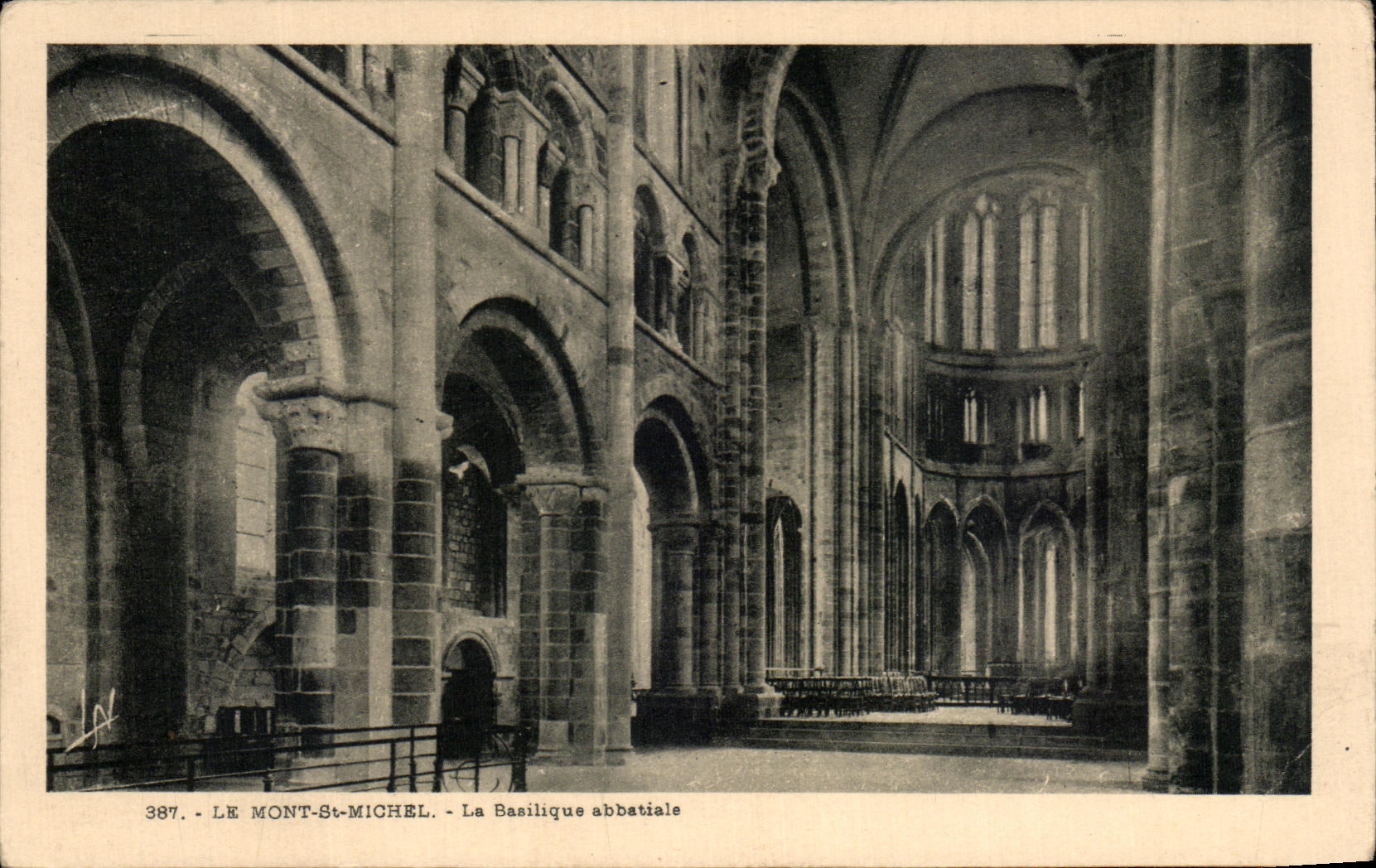 CPA Le Mont St Michel La Basilique abbatiale