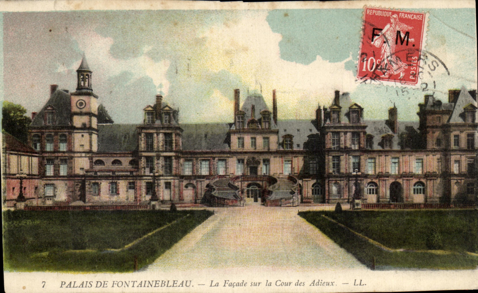 CPA Palais De Fontainebleau La Facade sur la Cour des Adieux