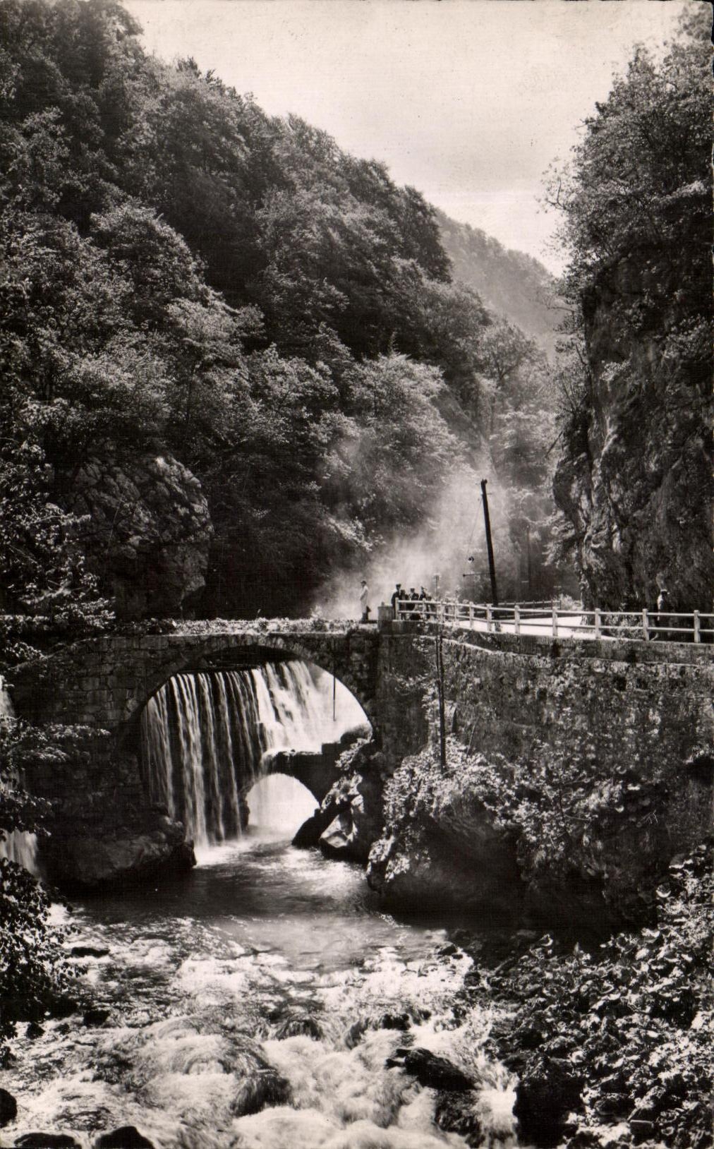 CPA Grenoble La Grande Chartreuse Entree Du Desert Le Vieux Logis