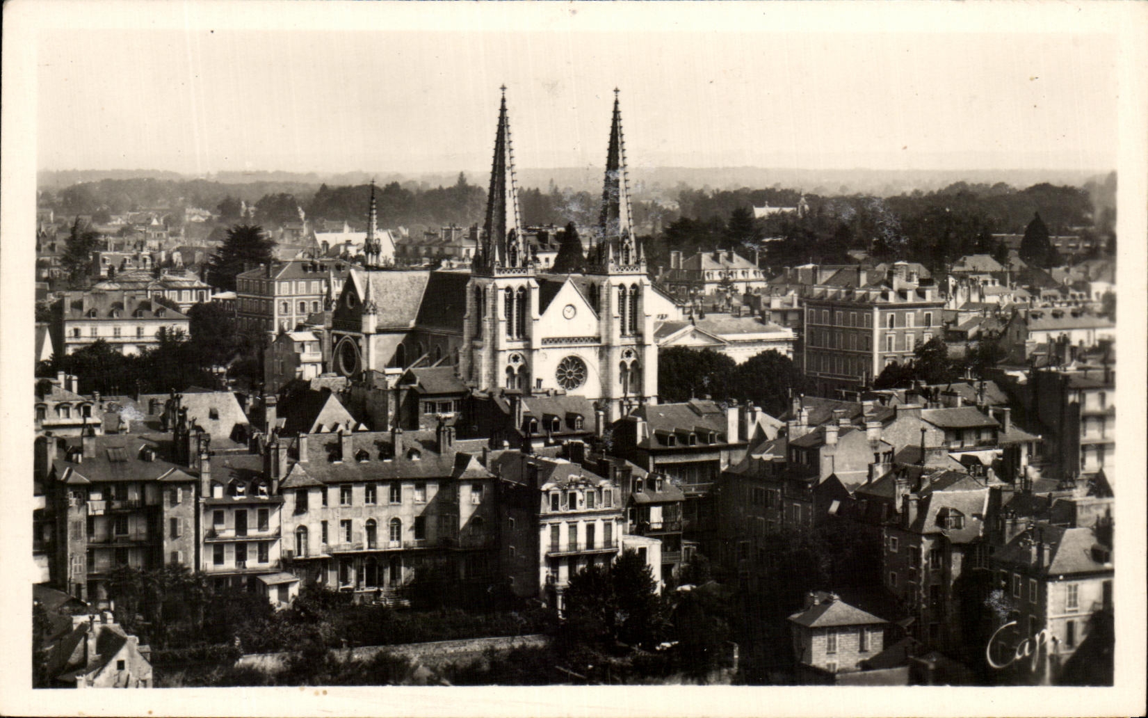CPA Pau seen Towards the Church St Jacques