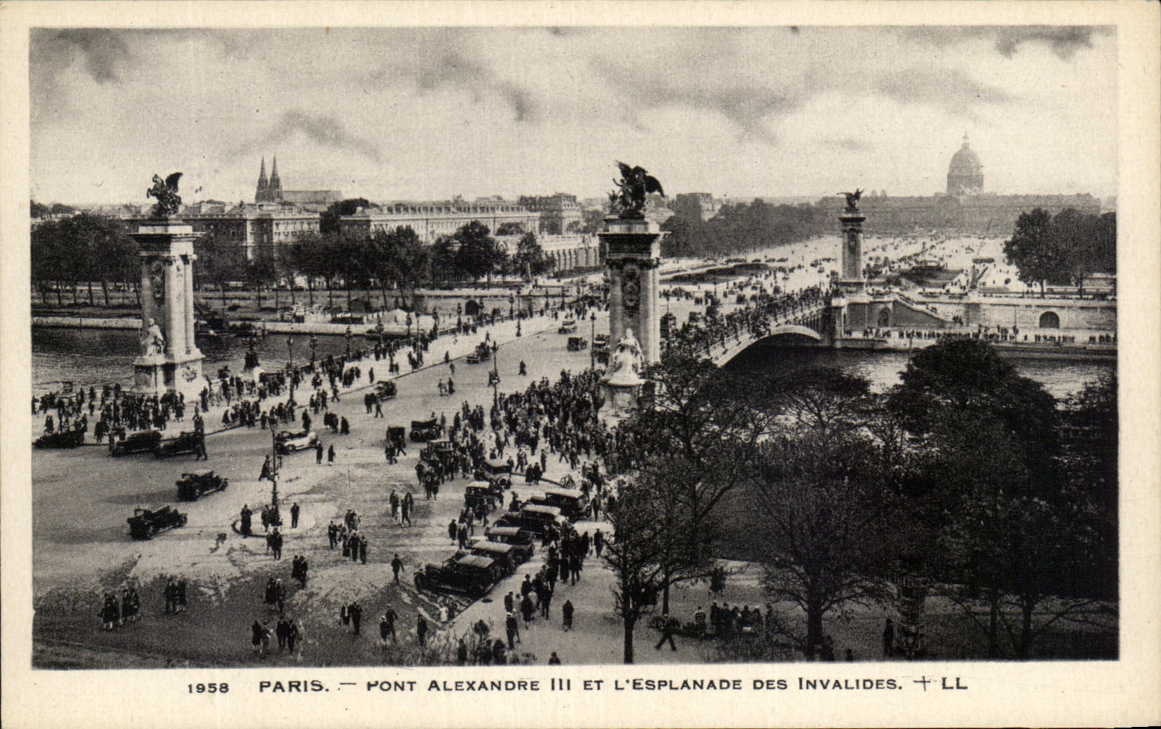 CPA Paris Bridge Alexandre III And the Esplanade Of Invalides