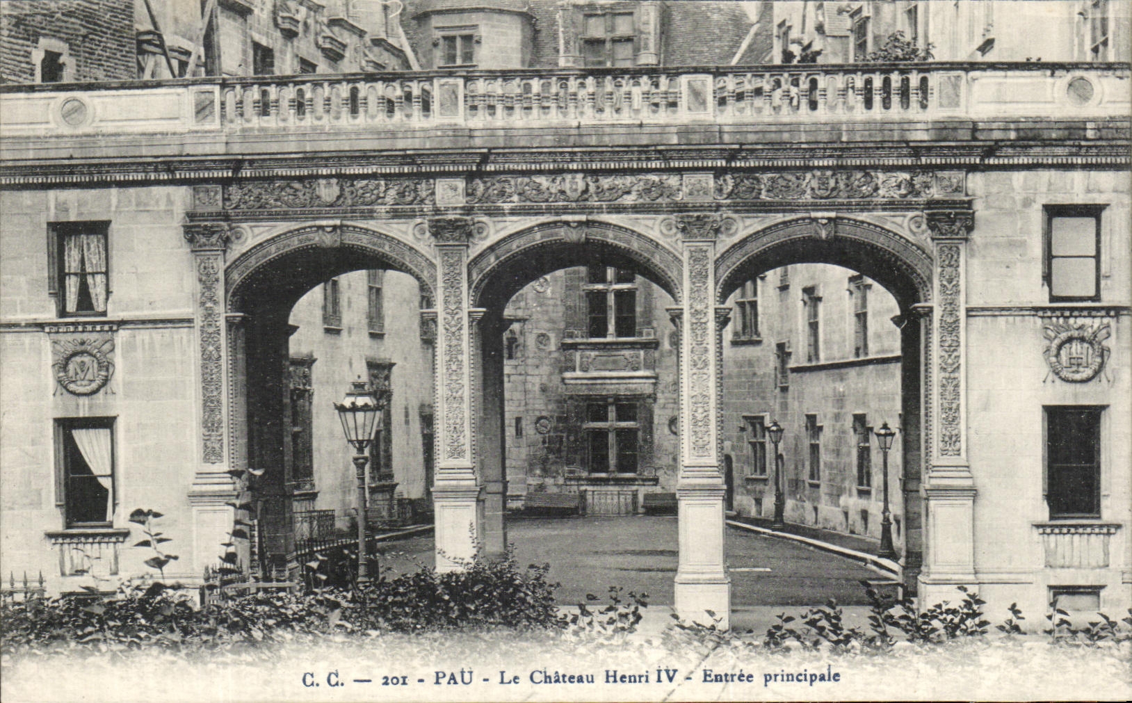 CPA Pau the Castle Henri IV Main entrance