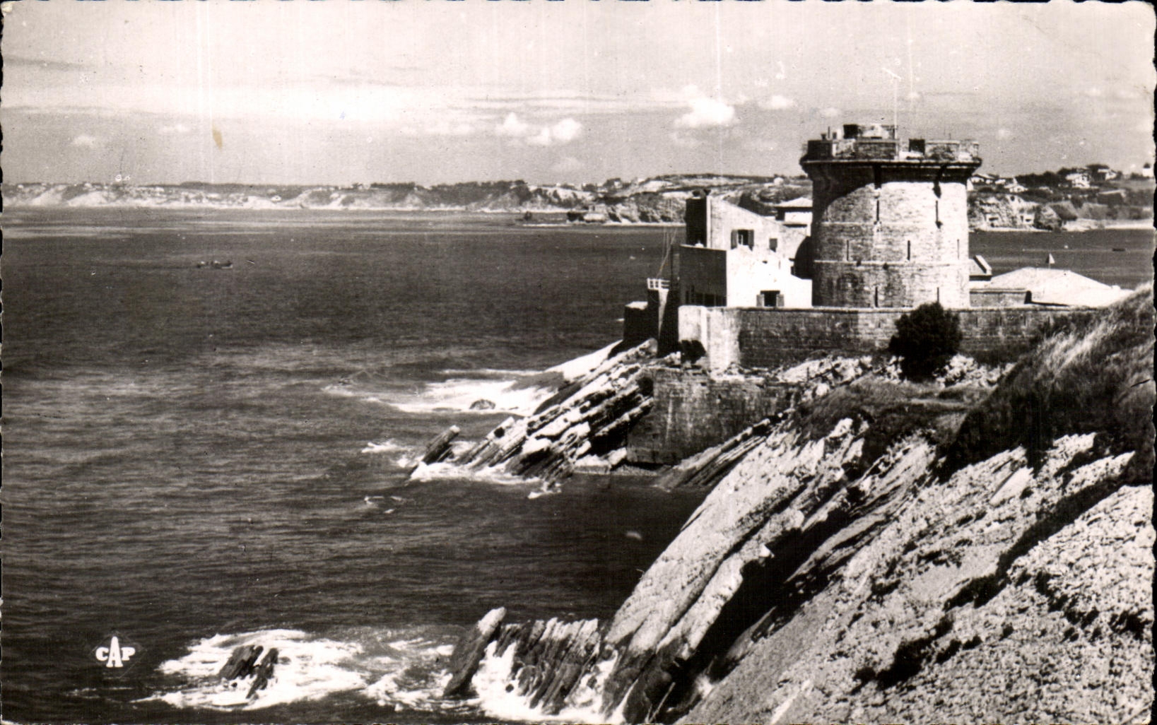 CPA St Jean de Luz Les Falaises et le Fort de Socoa