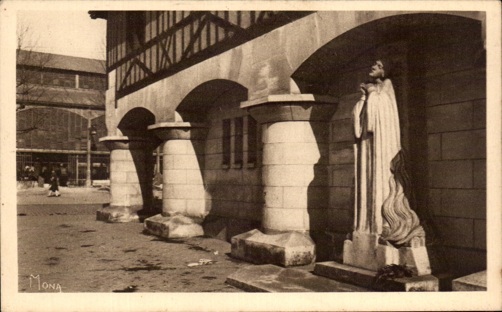 CPA Rouen the Museum City Statue of Jeanee d' Arc