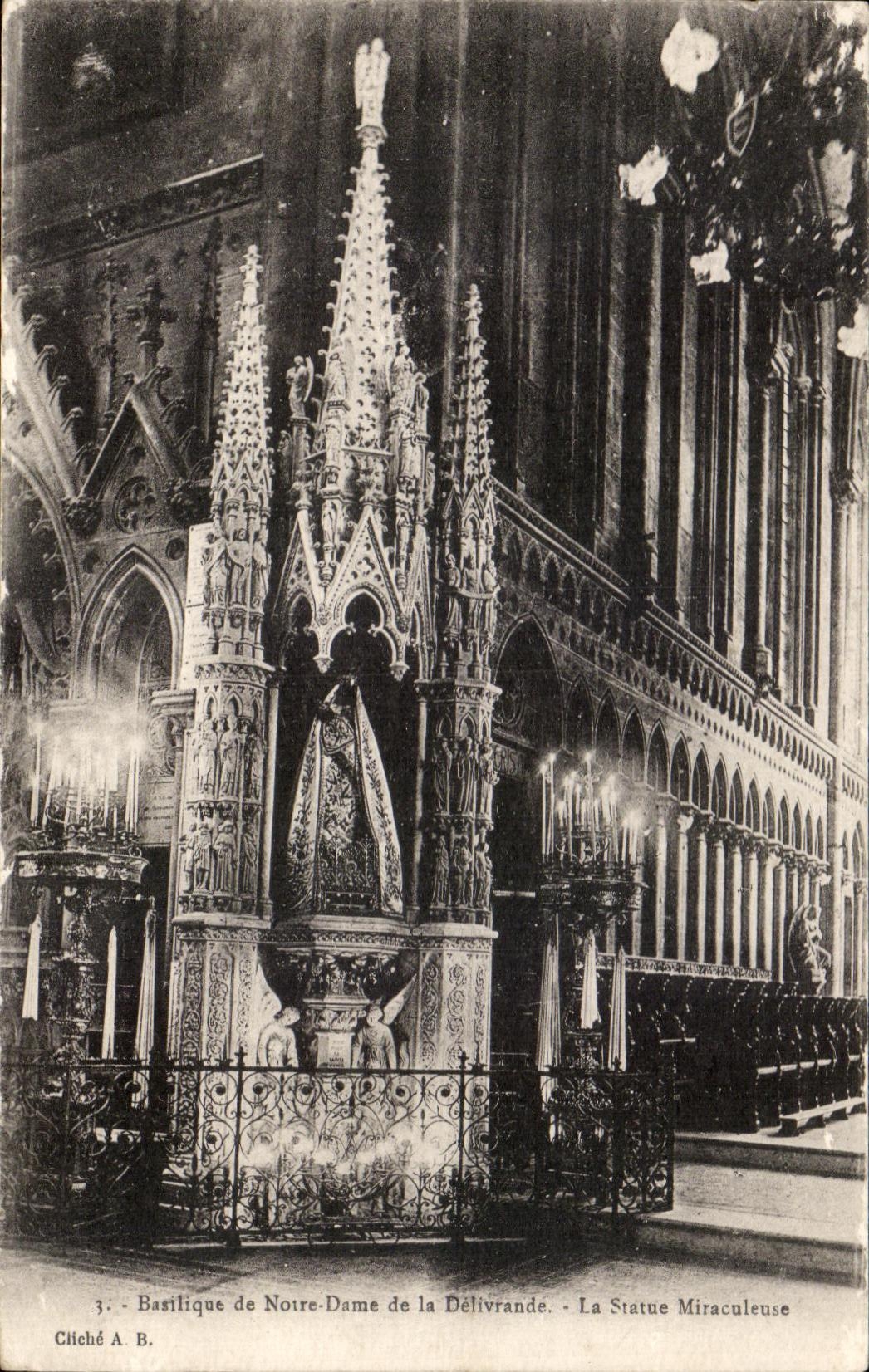 CPA Basilique De Notre Dame De La Delivrande La Statue Miraculeuse