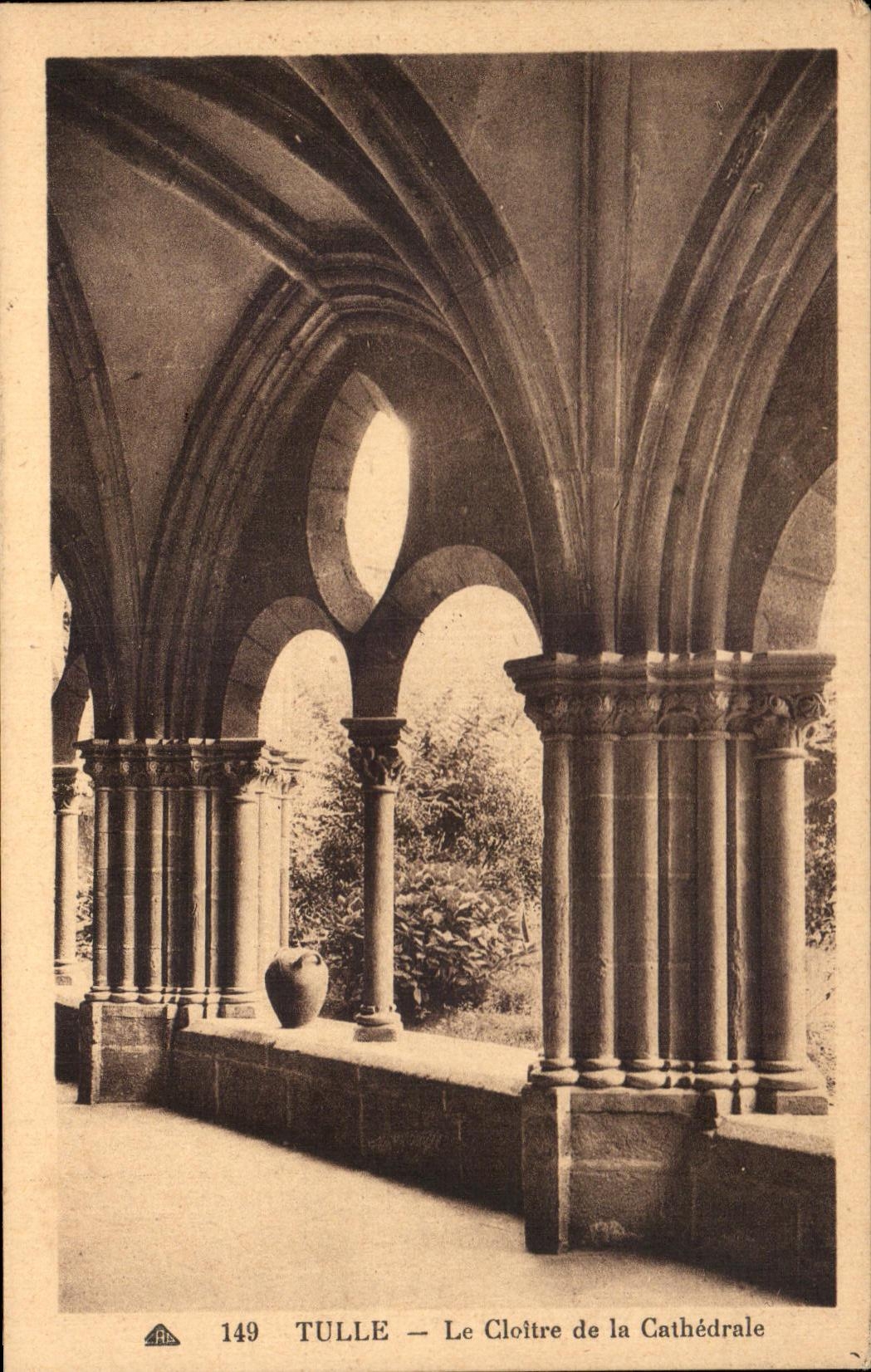 CPA Tulle Cloltre Of the Cathedral