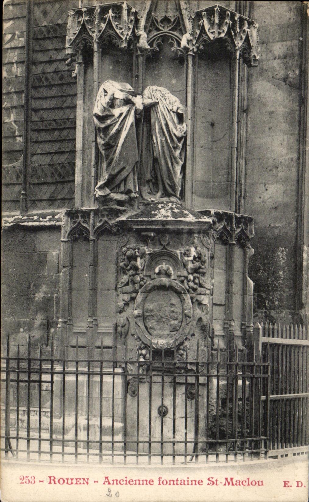 CPA Rouen Old Fountain St Maclou