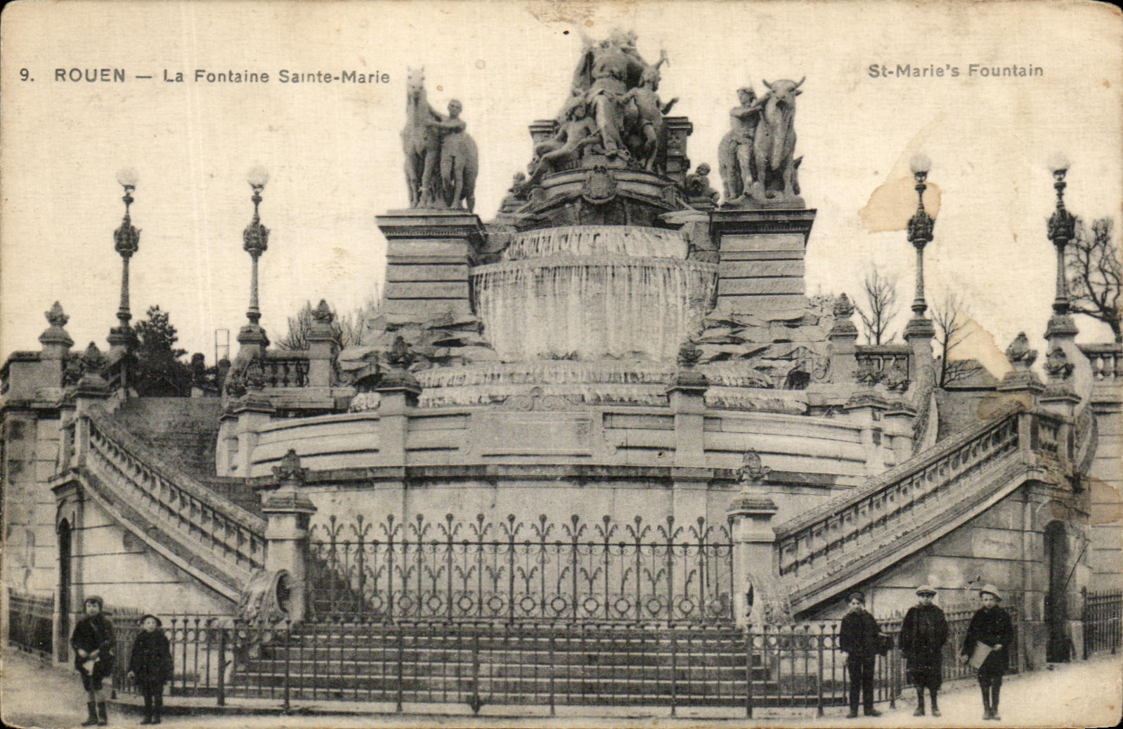 CPA Rouen the Fountain Sainte Marie Children