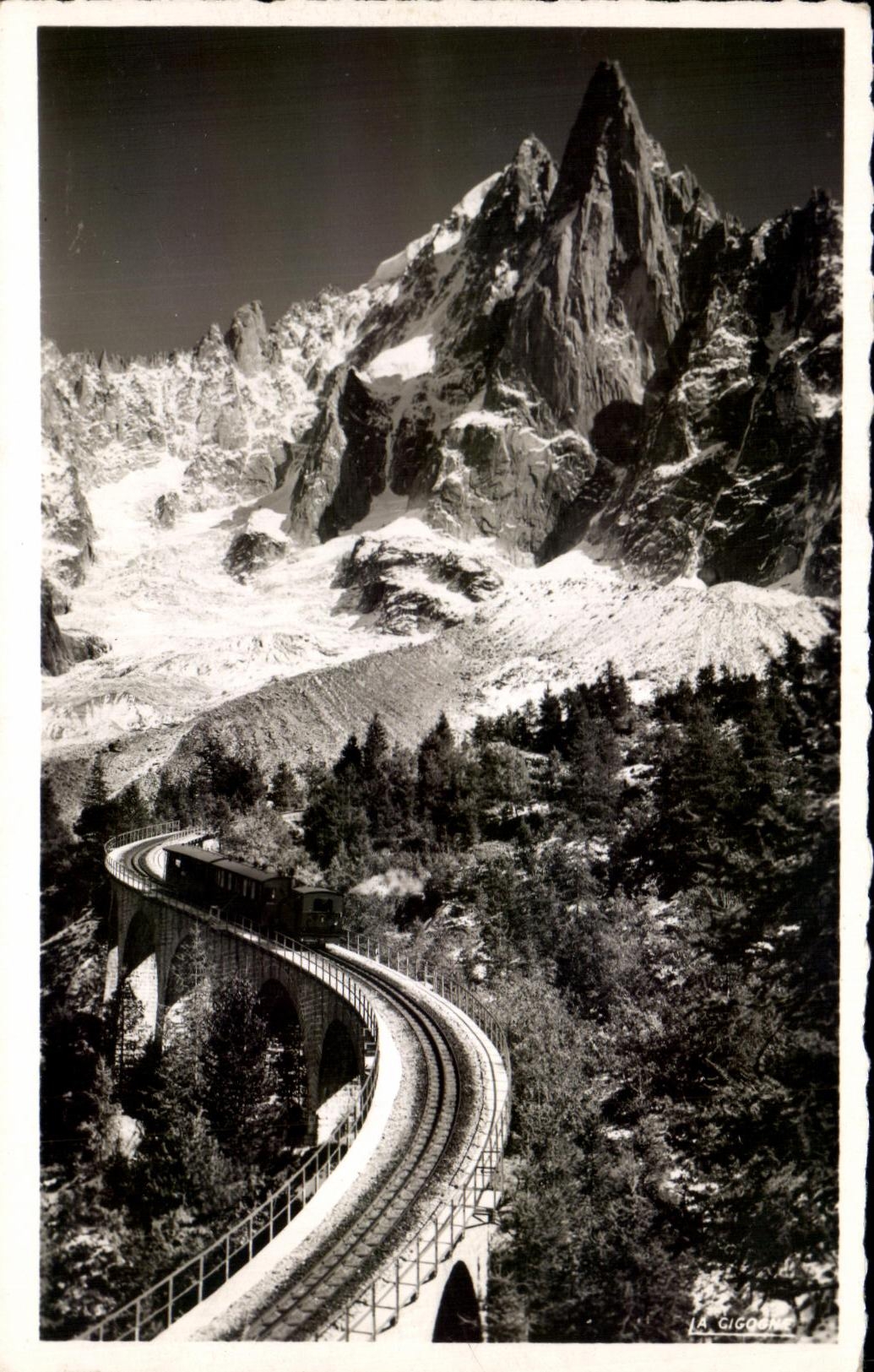 CPA Chamonix Le Chemin de Fer du Montenvers et les Aiguilles verte et du Dru