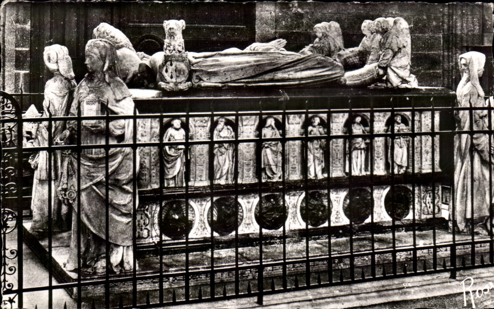 CPA Nantes In the Cathedral Tomb of François II Duke of Brittany