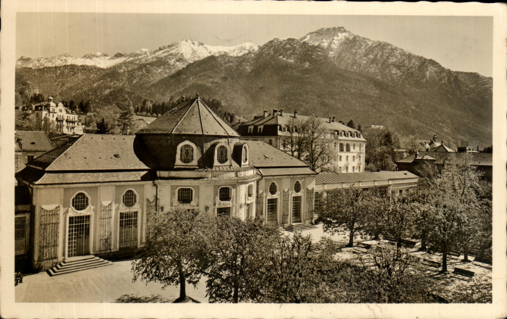 CPA Bad Reichenhall Wandeihalle Im Kurpark Und Grand Hotel