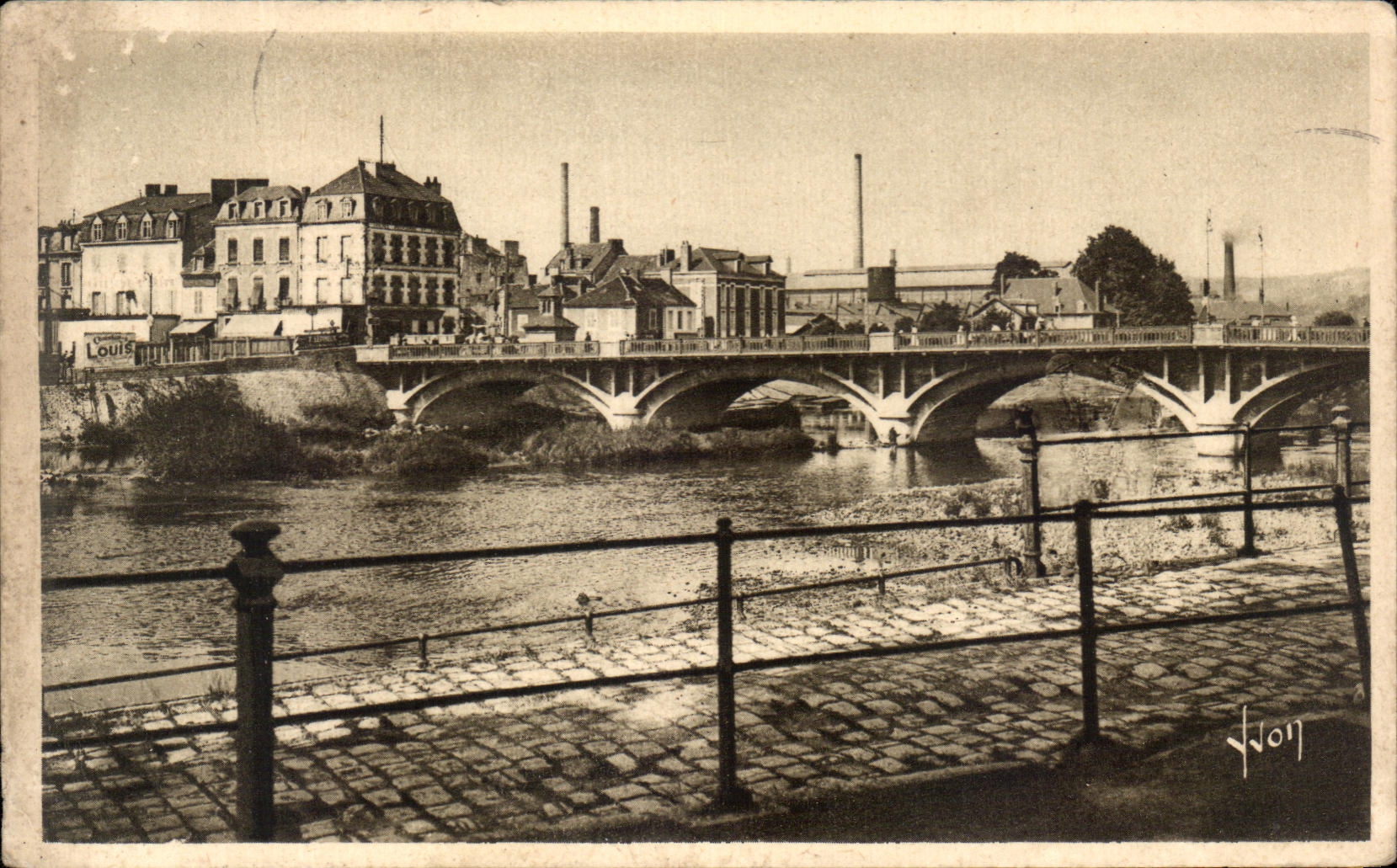 CPA Montlucon Le Grand Pont sur le Cher