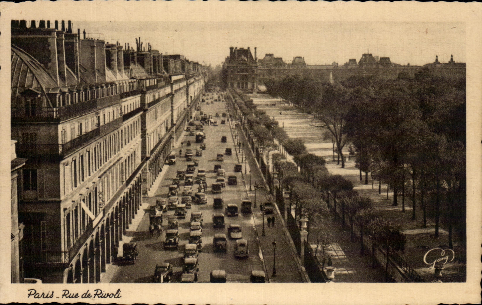 CPA Paris Street of Rivoli Louvre
