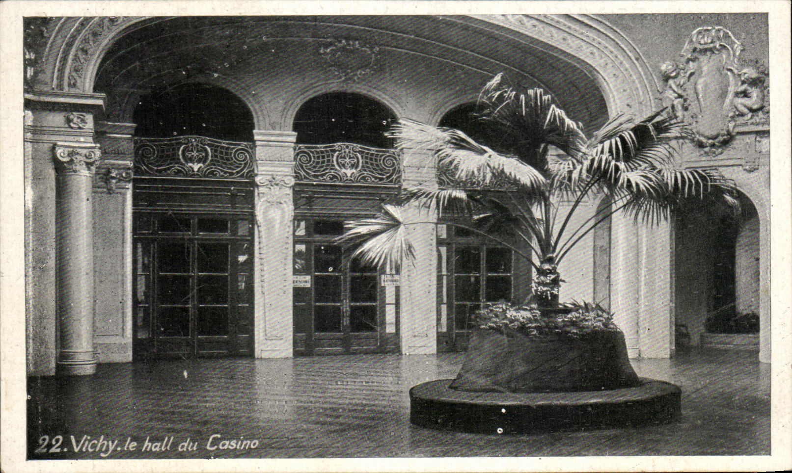 CPA Vichy the hall of the Casino